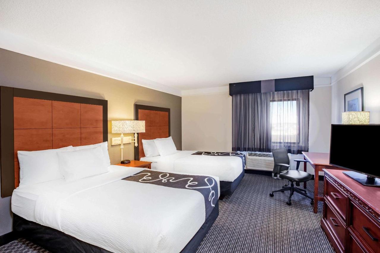 La Quinta By Wyndham Houston Baytown East Hotell Exteriör bild