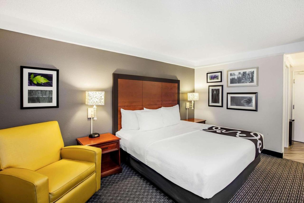 La Quinta By Wyndham Houston Baytown East Hotell Exteriör bild